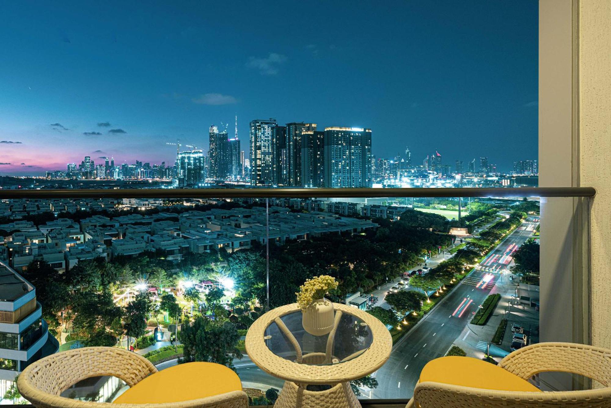 Frank Porter - Sobha Waves 1 Apartment Dubai