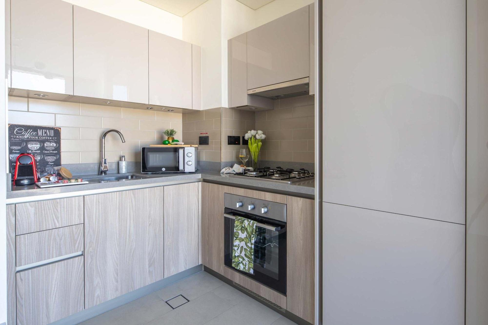 Frank Porter - Sobha Waves 1 Apartment *